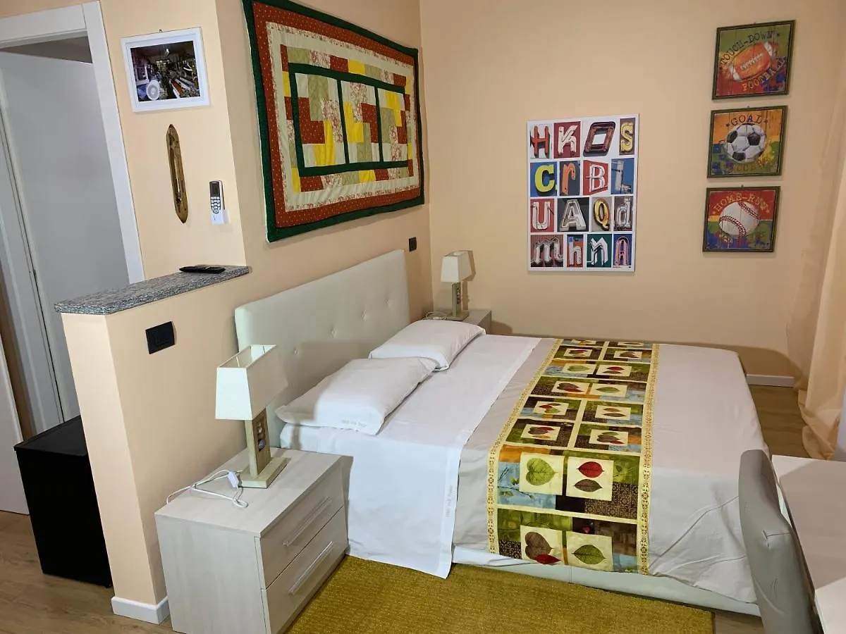 Bed & Breakfast Indi Thelar Villa Guardia 0*,  Italy